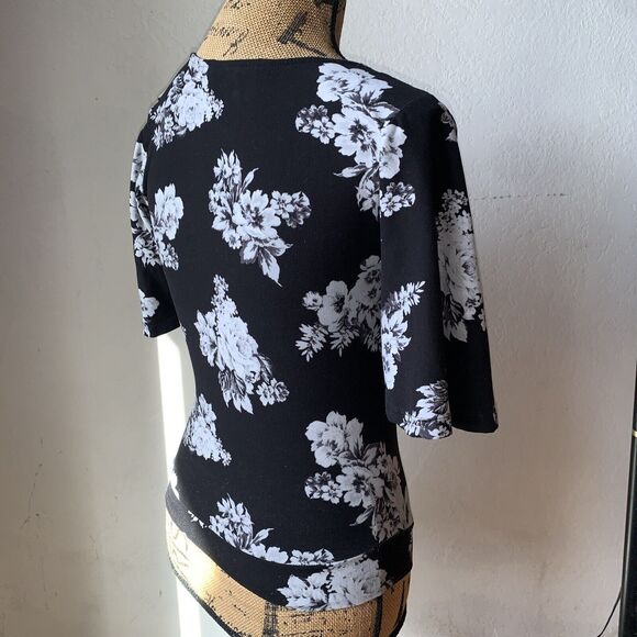 Twenty Two/7 SMALL Body Con Elastic Waist Floral Print Scoop Neck Top imperfect - Picture 5 of 7